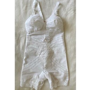 🌹SOLD🌹NWT!!! Vintage 50s/60s White Rago Shapette Body Briefer w/Contour 40D